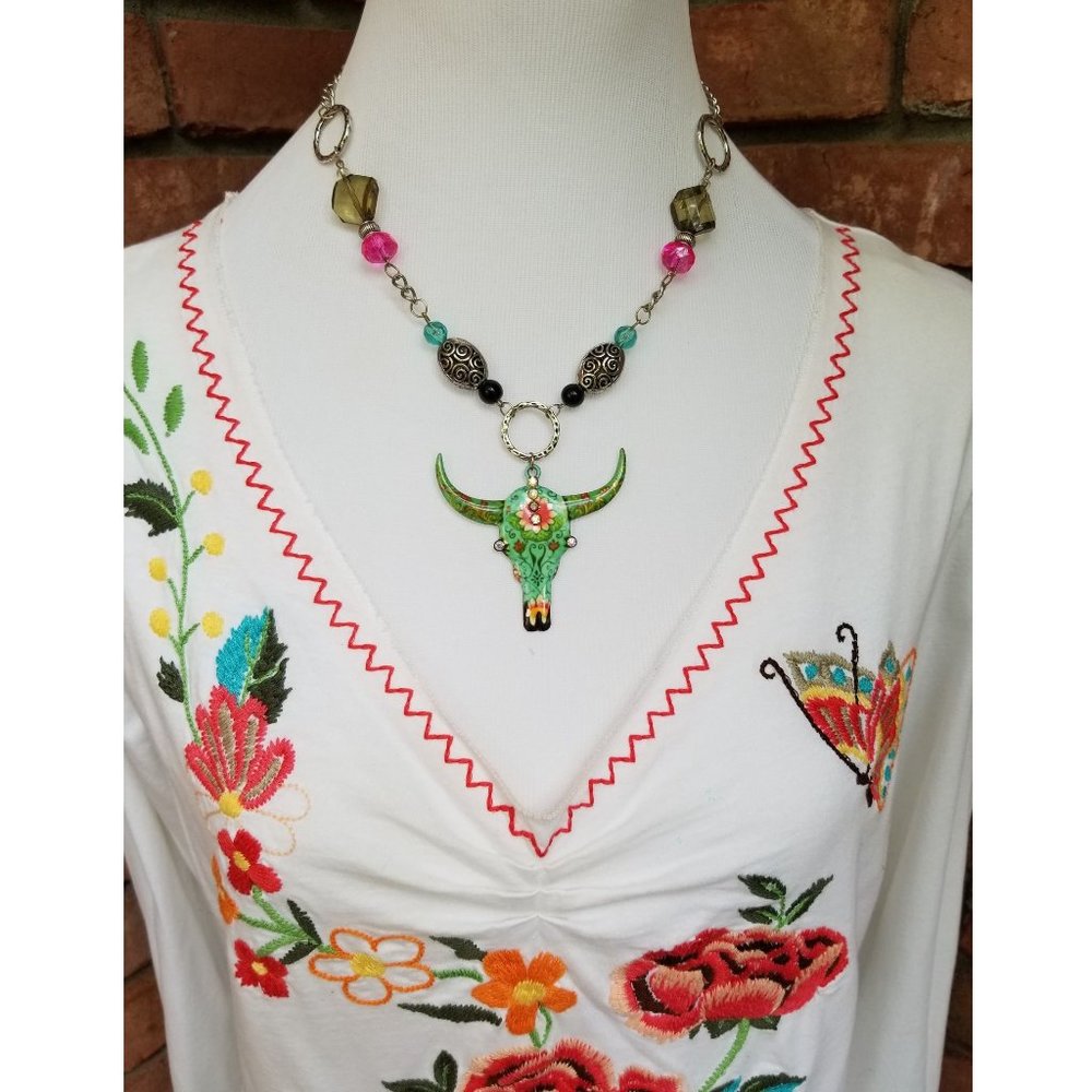 Artisan Hand Crafted Necklace. Southwestern Steer-Skull Turquoise Fuchsia Silver - Picture 6 of 6